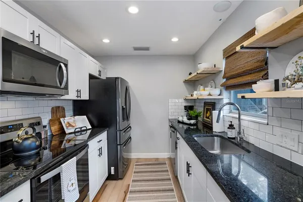 $5,000 | 4705 Hollingsworth Avenue, Sarasota, FL 34233