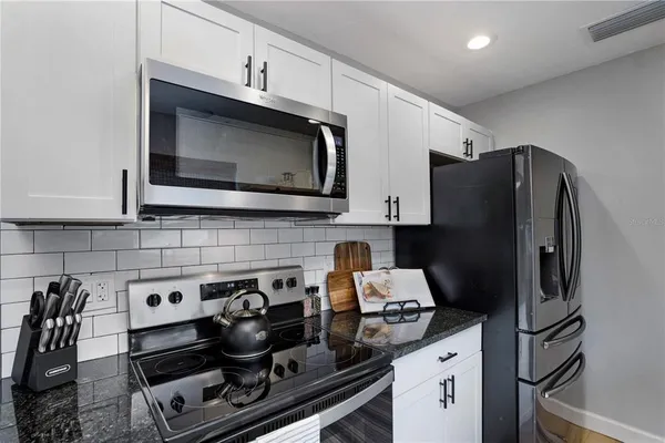 $5,000 | 4705 Hollingsworth Avenue, Sarasota, FL 34233