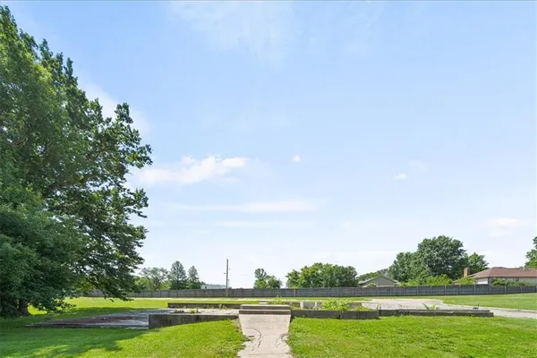 $100,000 | 2205 Mission Road, Harrisonville, MO 64701