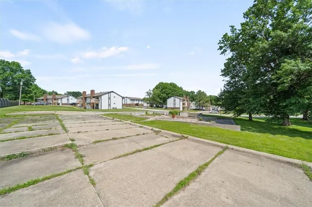 $100,000 | 2205 Mission Road, Harrisonville, MO 64701