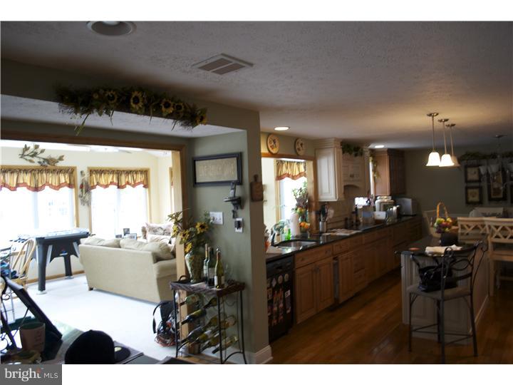 13 Raleigh Lane Evesham, NJ 08053 - Photo 10 of 20 Gallery Image 10