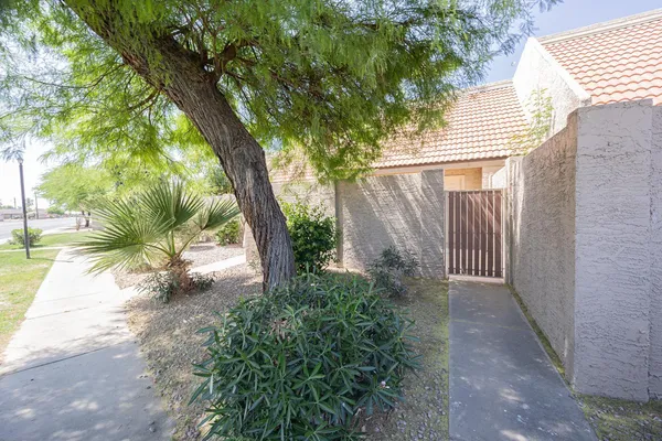 $1,595 | 7314 North 43rd Avenue, Glendale, AZ 85301