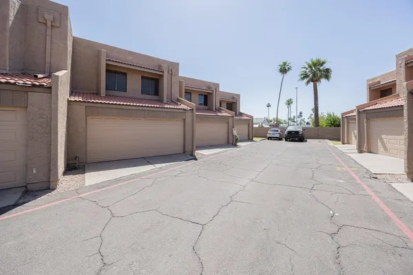 $1,595 | 7314 North 43rd Avenue, Glendale, AZ 85301