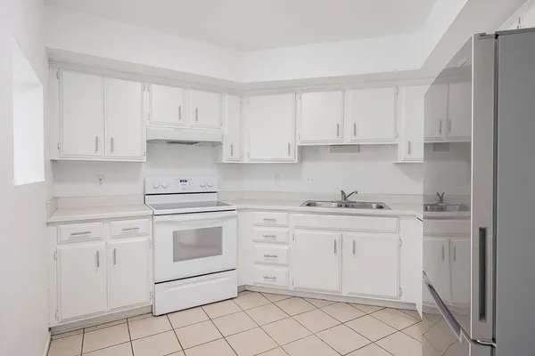 $1,595 | 7314 North 43rd Avenue, Glendale, AZ 85301