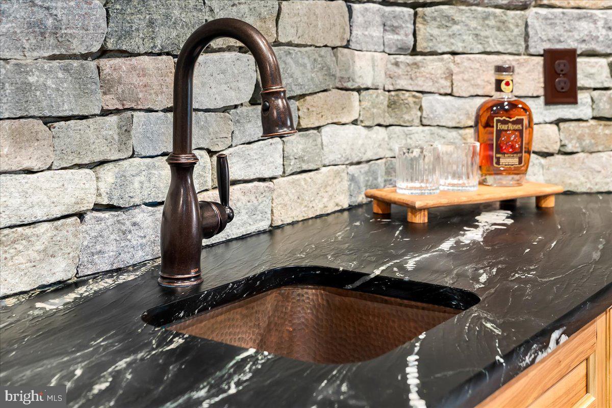 2802 Ward Kline Road Myersville, MD 21773 - Photo 49 of 85 Bar sink
