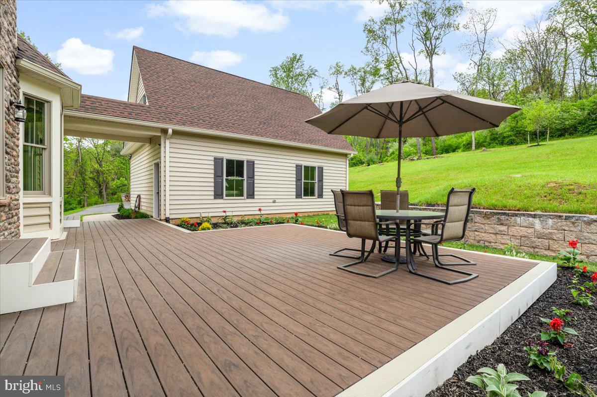 2802 Ward Kline Road Myersville, MD 21773 - Photo 58 of 85 Maintenance free deck