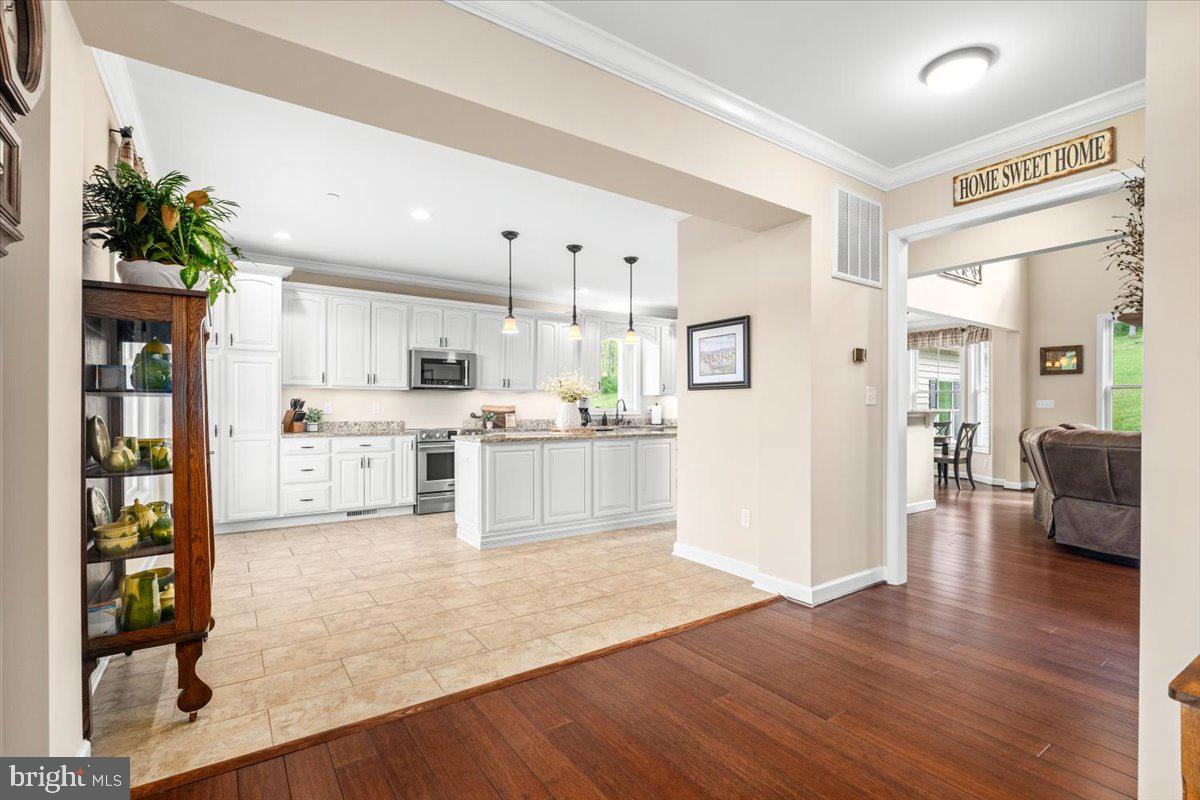2802 Ward Kline Road Myersville, MD 21773 - Photo 6 of 85 Open flow