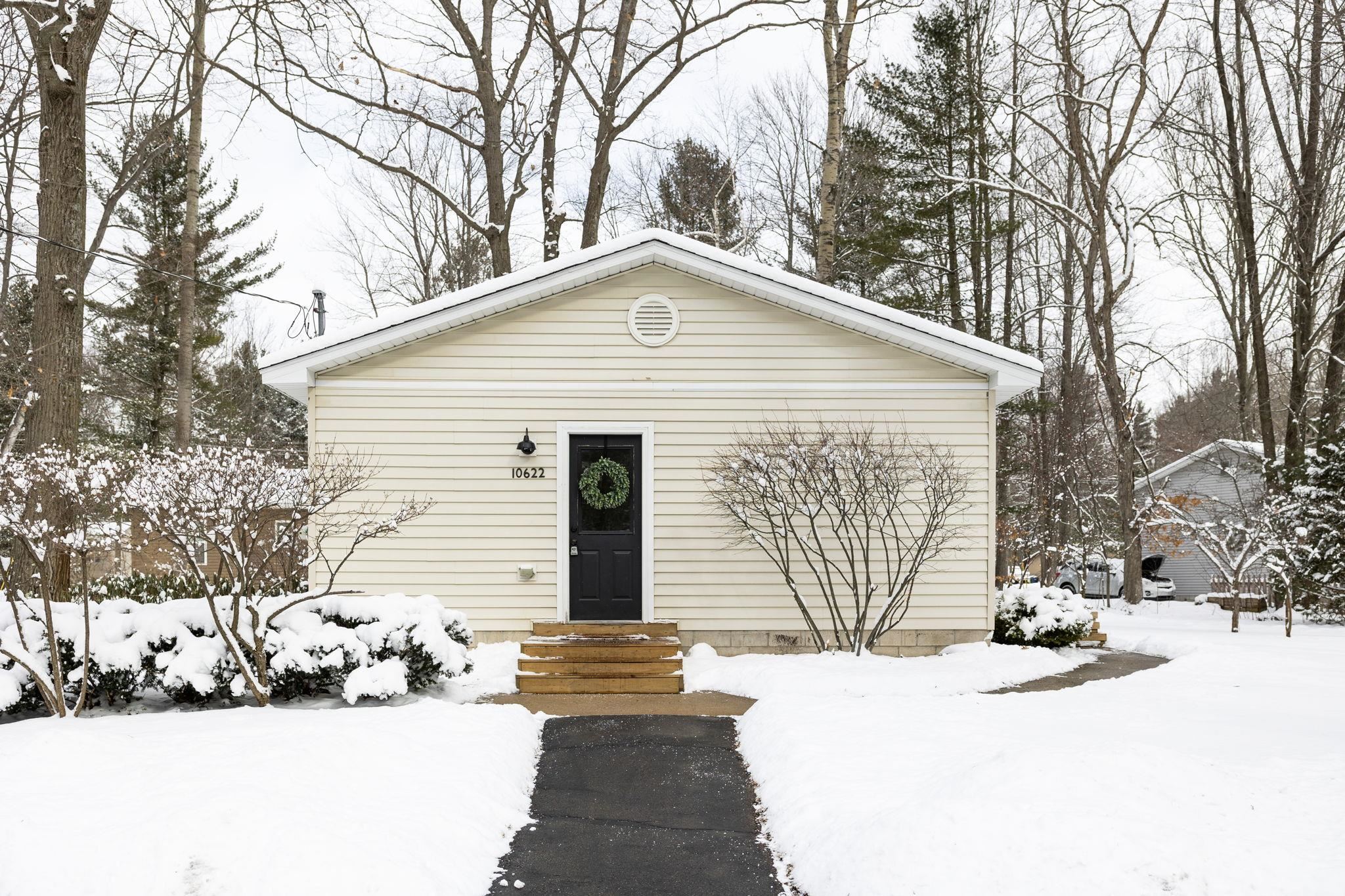 10622 White Pine Road Interlochen, MI 49643 - Photo 3 of 53 1908515-2.JPG