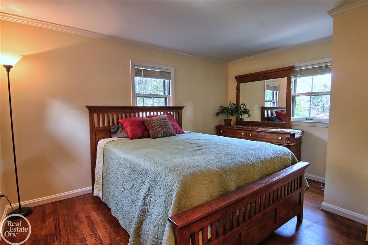 85 Stephens Road Grosse Pointe, MI 48236 - Photo 25 of 33 31326617-24.JPG