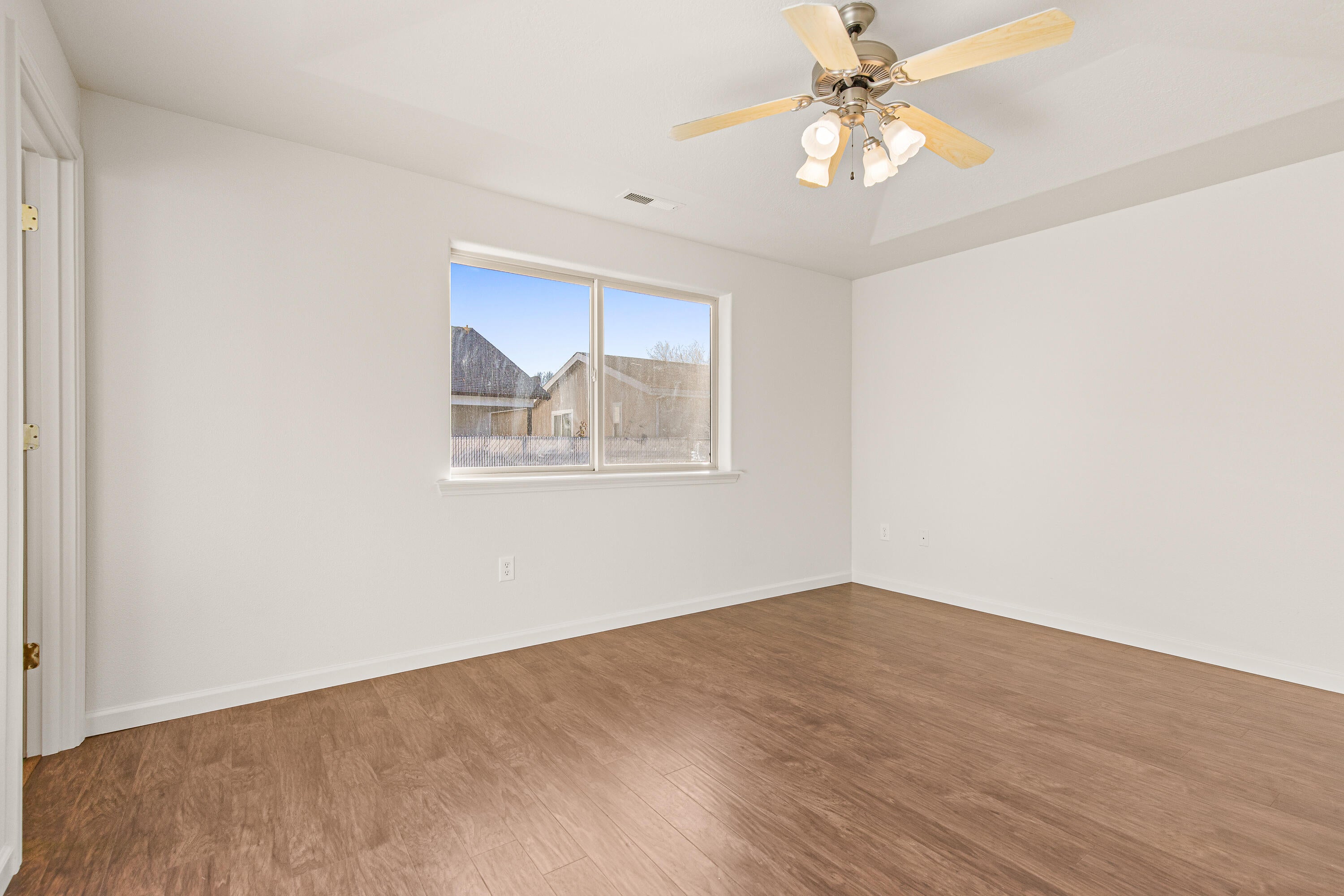 656 Andrea Way Eagle Point, OR 97524 - Photo 12 of 25 9R9A2613