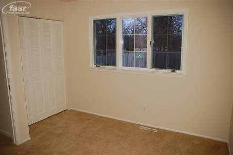 626 North McKinley Road Flushing, MI 48433 - Photo 16 of 19 20346806-15.JPG
