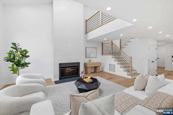 $825,000 | 370 French Court, Teaneck, NJ 07666