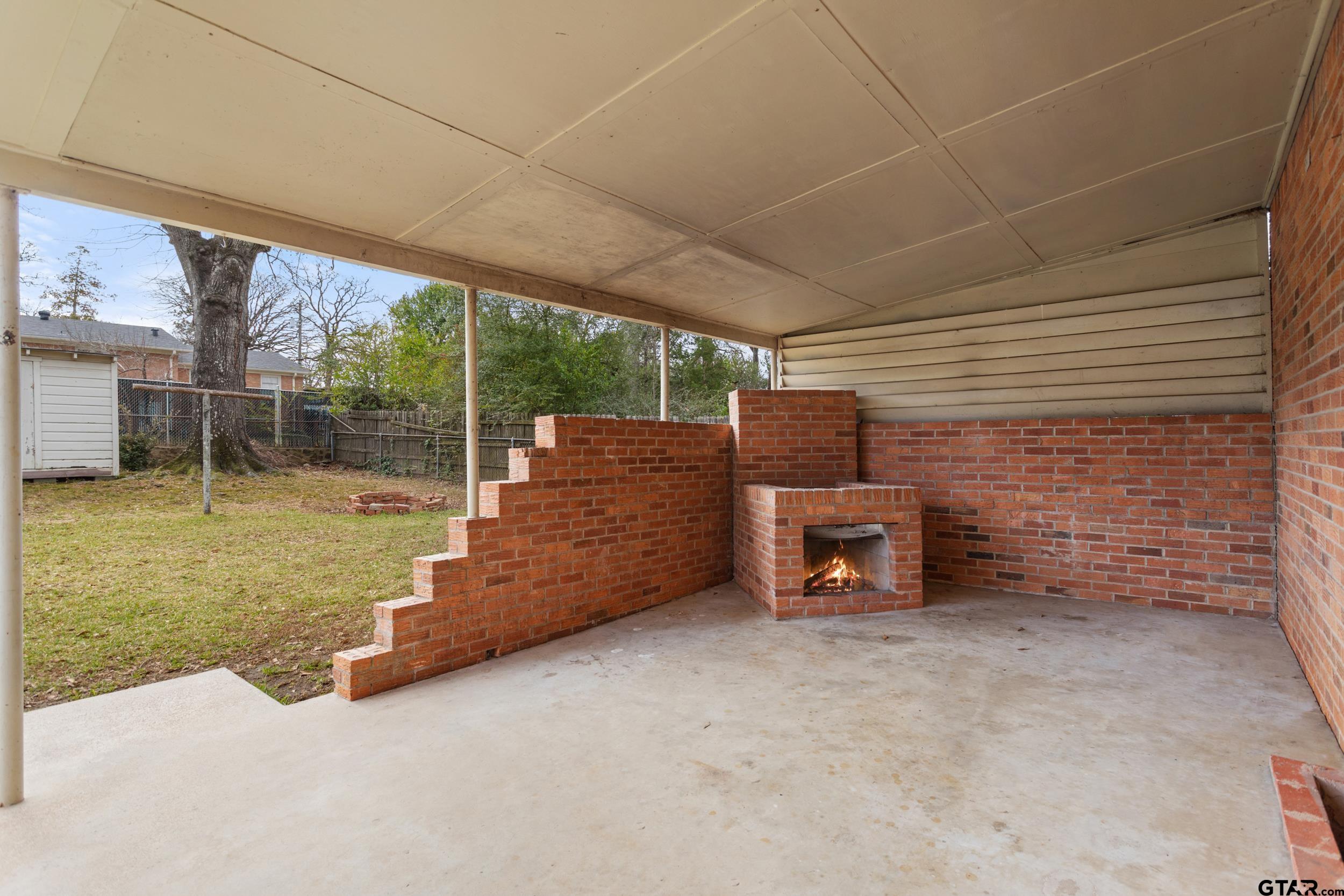 921 East Barbara Street Tyler, TX 75701 - Photo 11 of 33