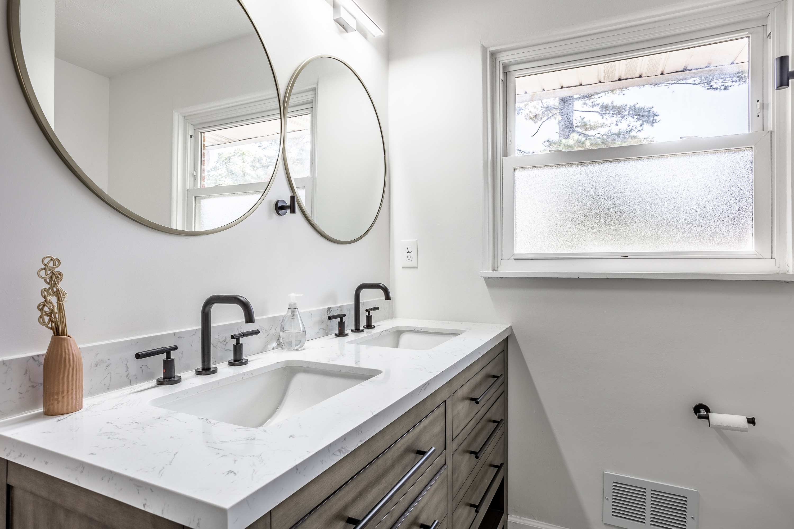 5122 Dickson Road Indianapolis, IN 46226 - Photo 28 of 45 Gallery Image 28