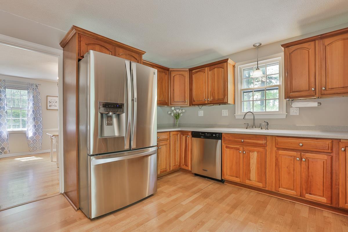 14 Alpine Road Windham, NH 03087 - Photo 3 of 35