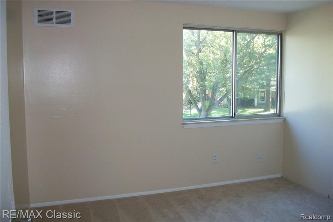 42847 Arlington Road Canton, MI 48187 - Photo 10 of 11 100_1152.JPG