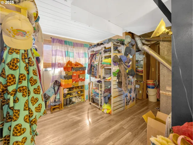 a view of an outdoor space