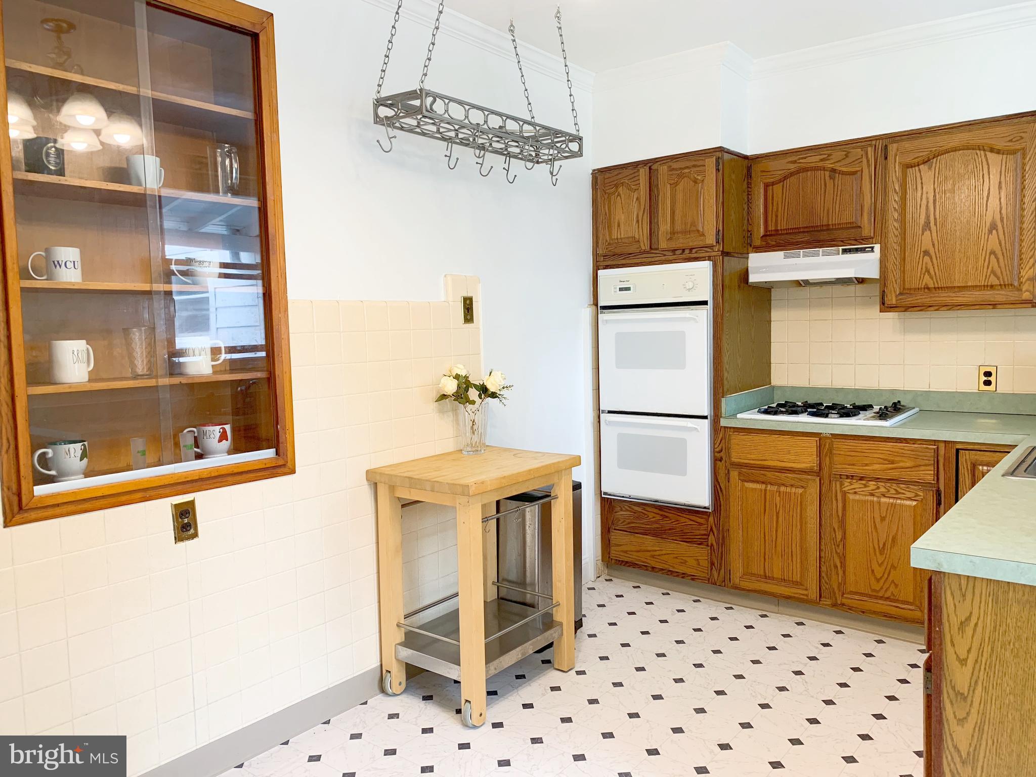 208 Ripka Street Philadelphia, PA 19127 - Photo 8 of 40