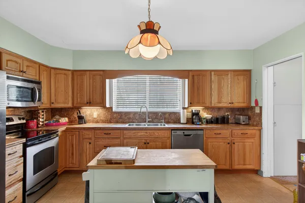 $315,000 | 3928 Stonewall Road, Jackson, MI 49203