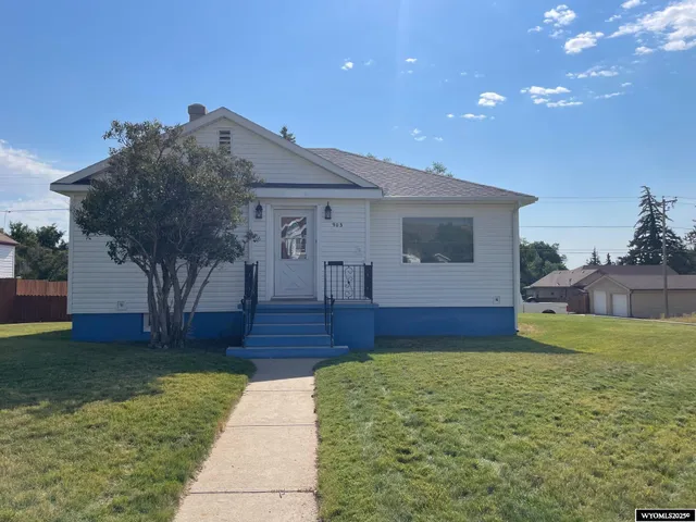 $249,900 | 903 12th Street, Rawlins, WY 82301