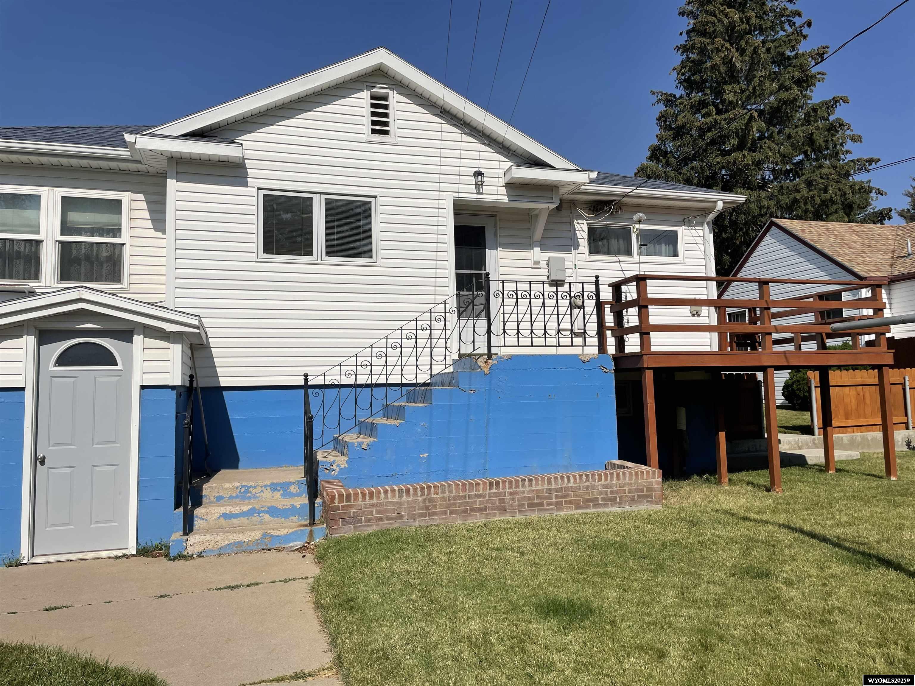 903 12th Street Rawlins, WY 82301 - Photo 11 of 14