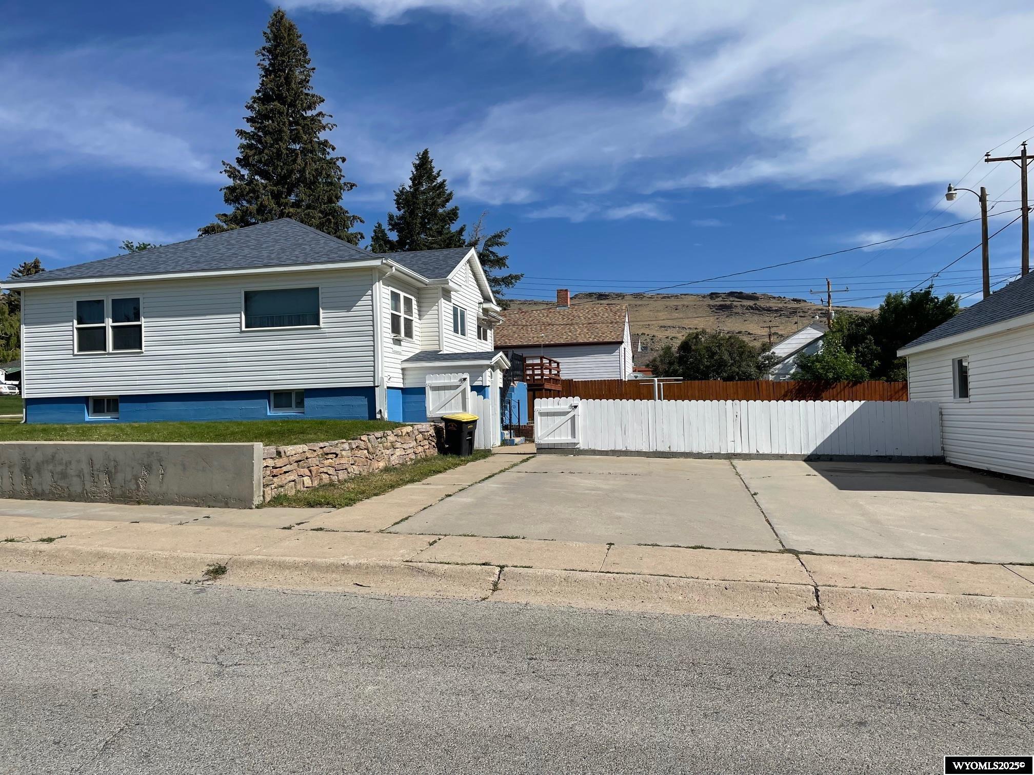 903 12th Street Rawlins, WY 82301 - Photo 13 of 14