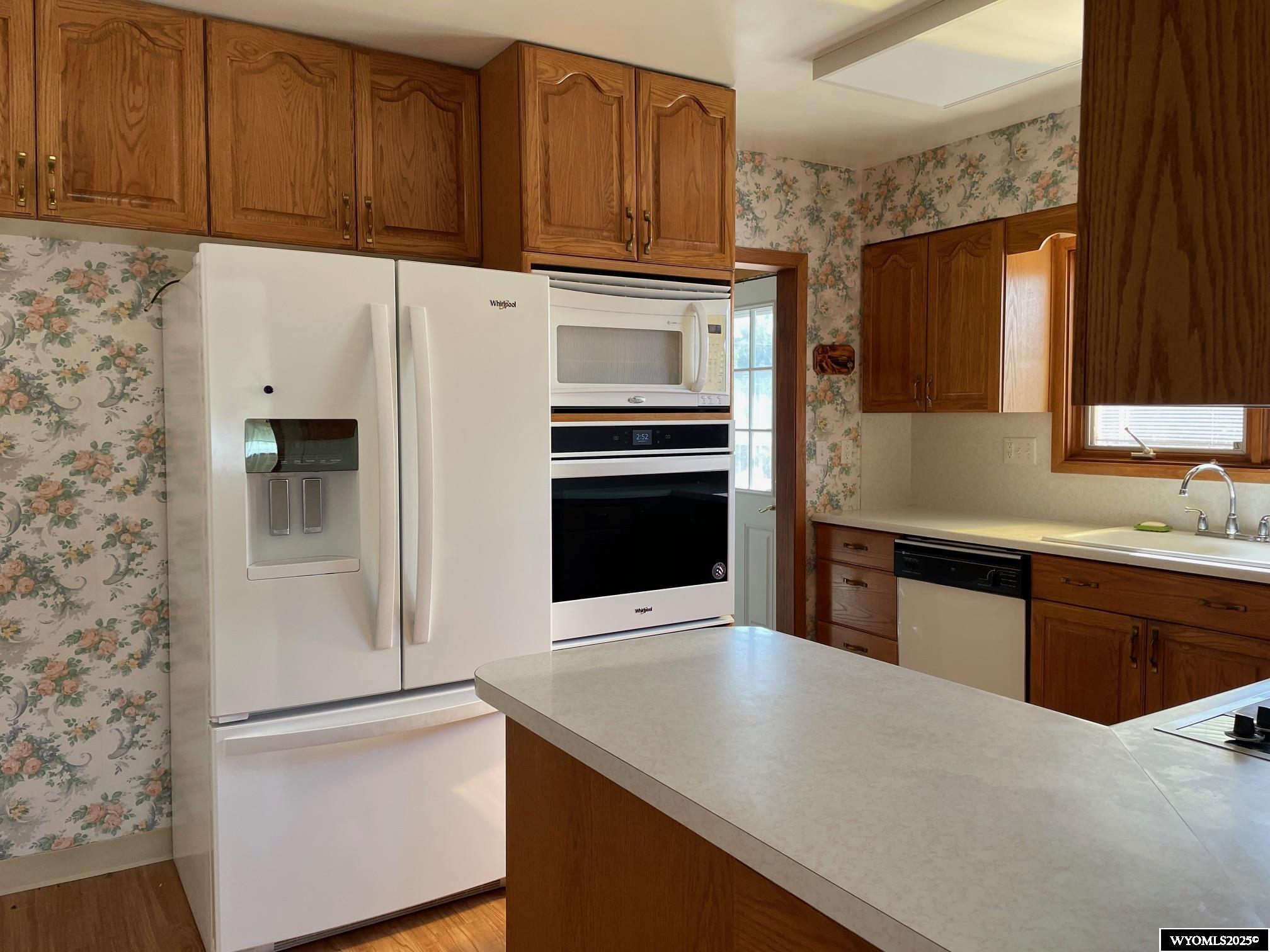 903 12th Street Rawlins, WY 82301 - Photo 2 of 14