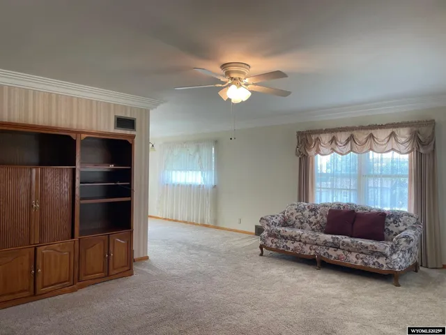 $249,900 | 903 12th Street, Rawlins, WY 82301