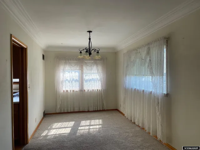 $249,900 | 903 12th Street, Rawlins, WY 82301