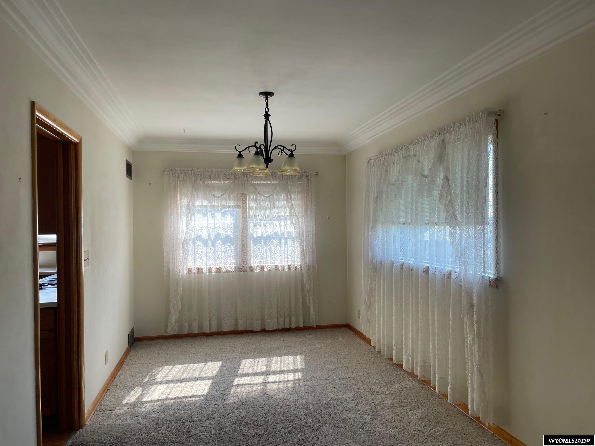 903 12th Street Rawlins, WY 82301 - Photo 6 of 14