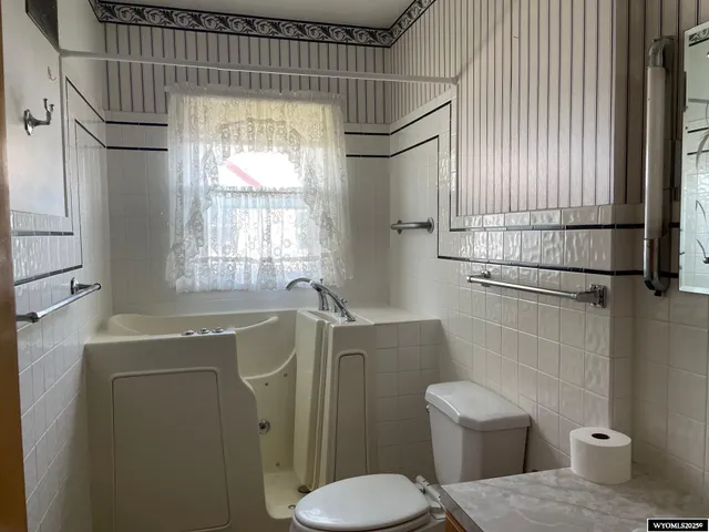 $249,900 | 903 12th Street, Rawlins, WY 82301