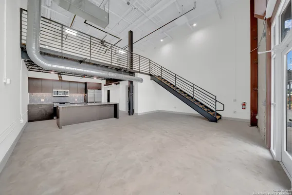$3,490 | 215 Coca-Cola Place, Unit 302, San Antonio, TX 78220