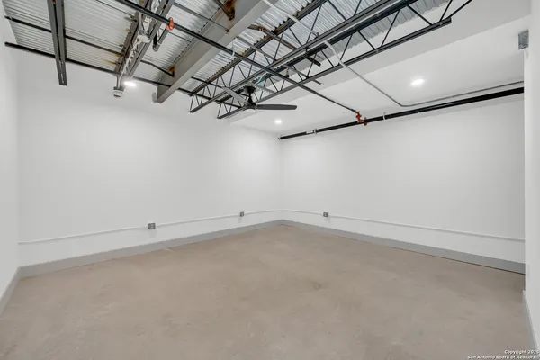 $3,490 | 215 Coca-Cola Place, Unit 302, San Antonio, TX 78220