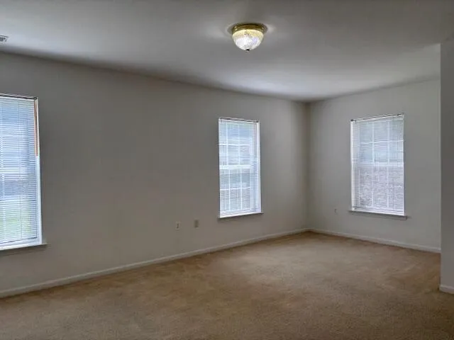 $1,900 | 2776 South Knightsbridge Circle, Ann Arbor, MI 48105