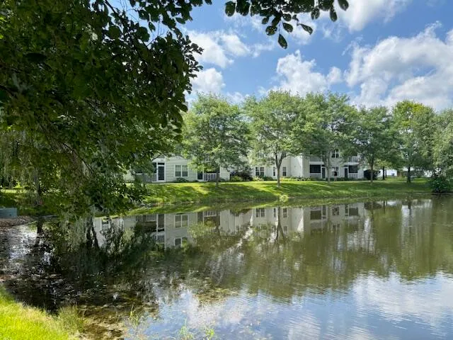 $1,900 | 2776 South Knightsbridge Circle, Ann Arbor, MI 48105