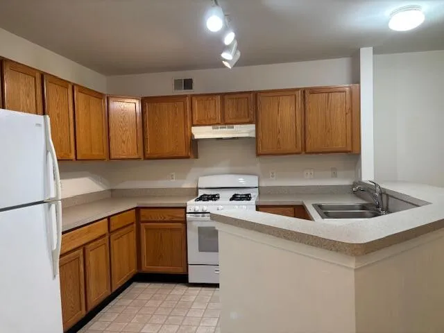 $1,900 | 2776 South Knightsbridge Circle, Ann Arbor, MI 48105