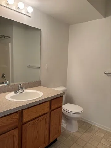 $1,900 | 2776 South Knightsbridge Circle, Ann Arbor, MI 48105