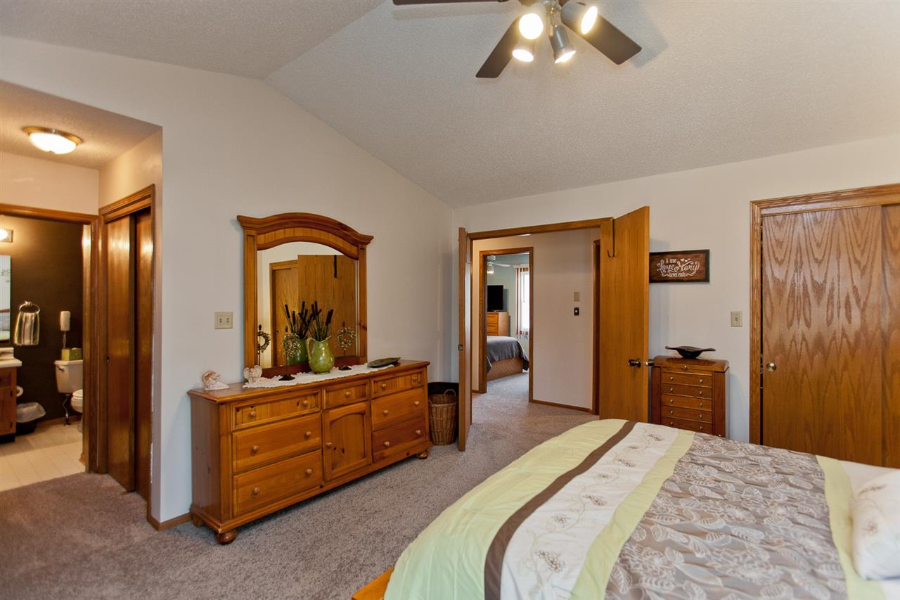 3625 Coppermill Road Northeast Cedar Rapids, IA 52402 - Photo 32 of 44 Gallery Image 32