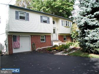 756 Holland Road Holland, PA 18966 - Photo 1 of 10 Exterior Front