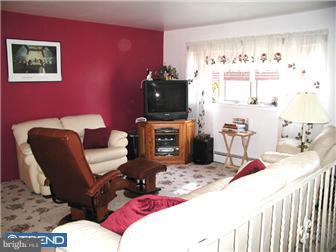 756 Holland Road Holland, PA 18966 - Photo 2 of 10 Living Room