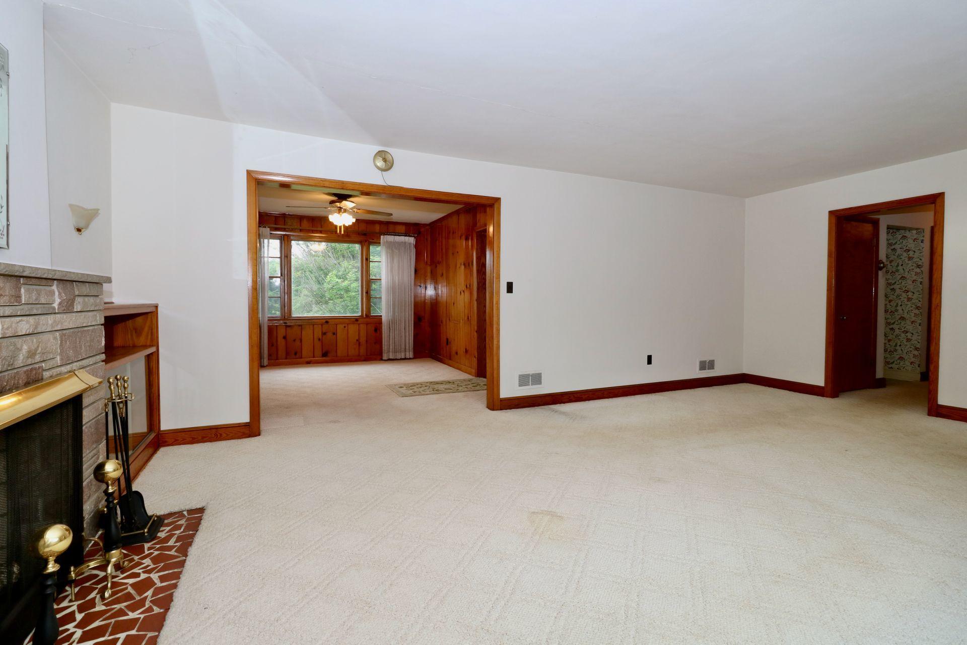 3221 Pitzer Road Roanoke, VA 24014 - Photo 11 of 60 living room 4