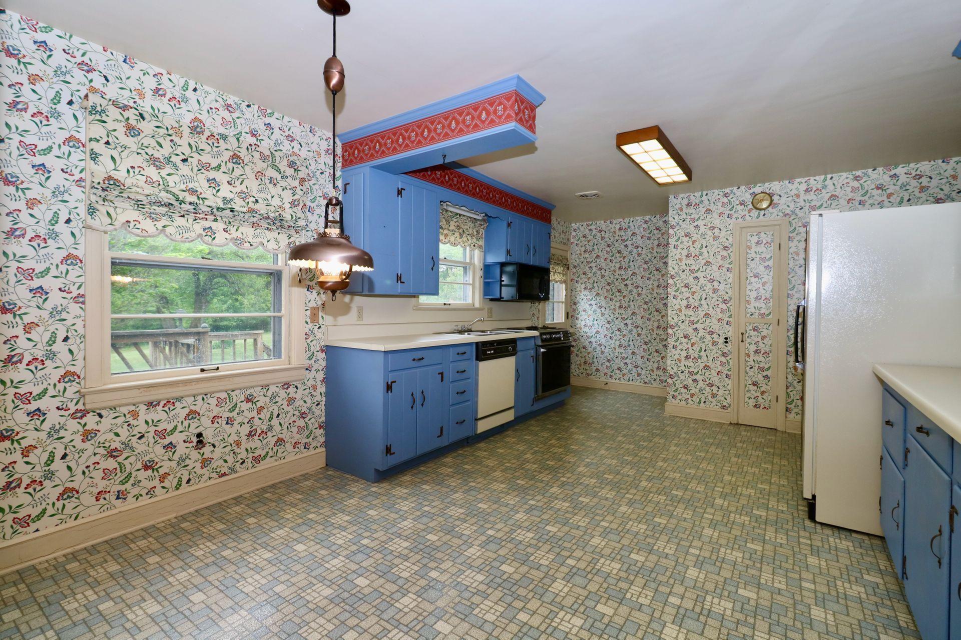 3221 Pitzer Road Roanoke, VA 24014 - Photo 15 of 60 kitchen 1