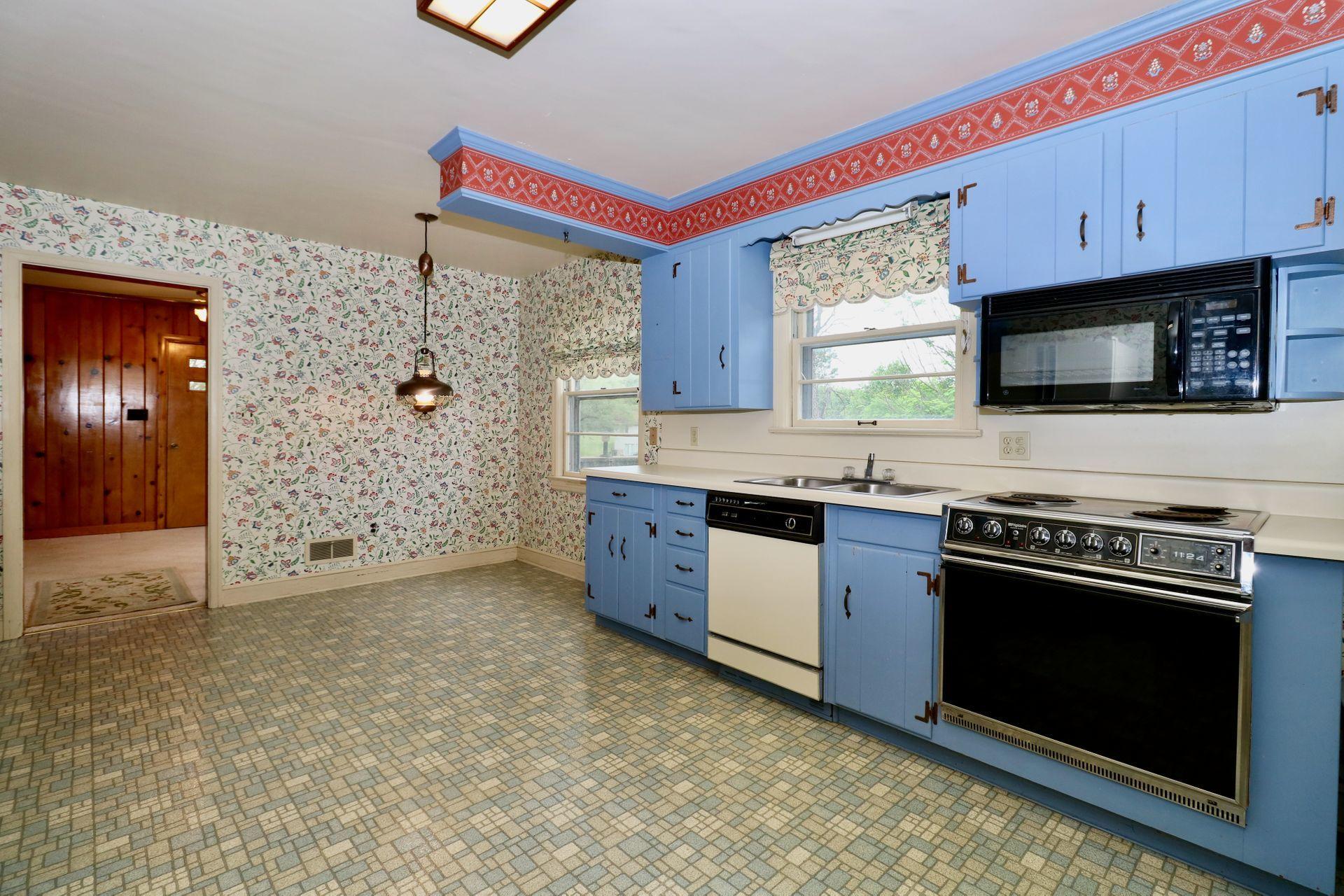3221 Pitzer Road Roanoke, VA 24014 - Photo 19 of 60 kitchen 5