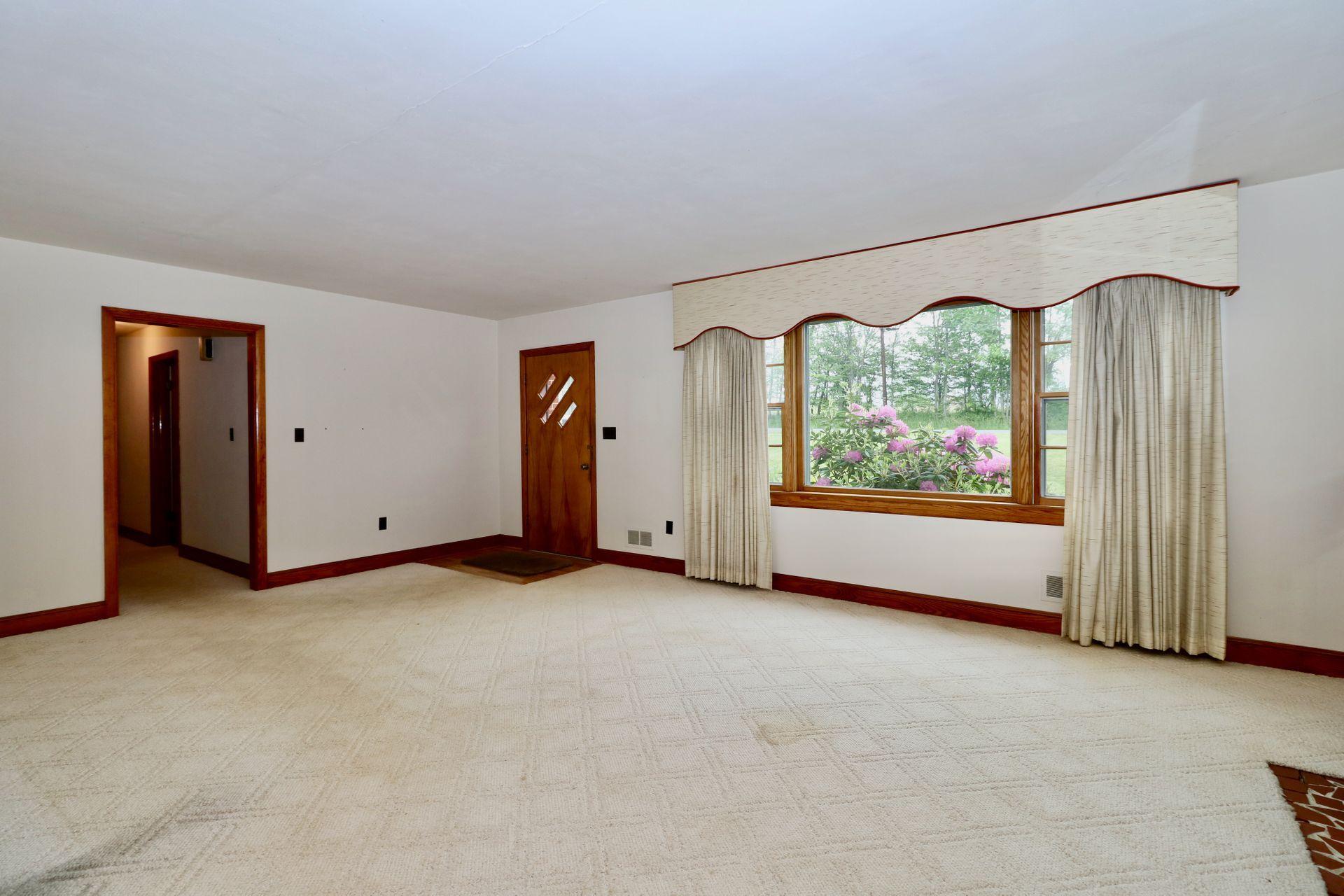 3221 Pitzer Road Roanoke, VA 24014 - Photo 8 of 60 living room 1