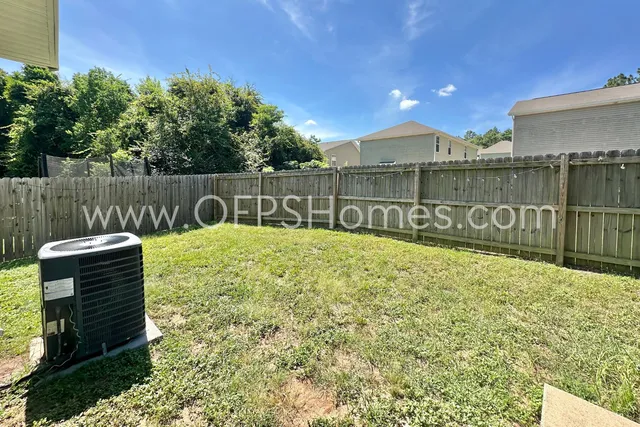 $2,100 | 454 Eisenhower Drive, Crestview, FL 32539