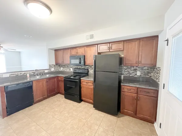 $995 | 2280 McCormick Lane, Unit E, Clarksville, TN 37040