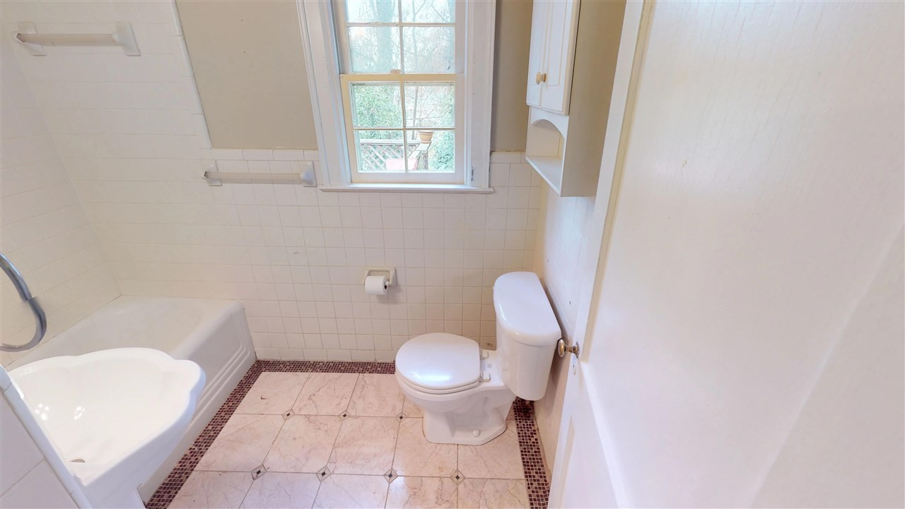 111 Berkshire Road Raleigh, NC 27608 - Photo 22 of 25 Photo 22