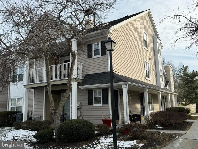 $299,900 | 606 Saxony Drive, Mount Laurel, NJ 08054