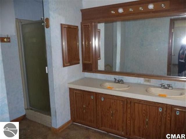 7321 East Fremont Road Shepherd, MI 48883 - Photo 7 of 11 1767735-6.JPG