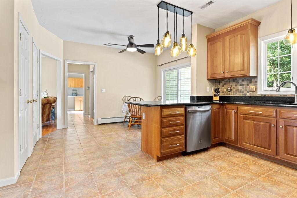 641 Old Farm Road Franklin, MA 02038 - Photo 11 of 36 Gallery Image 11